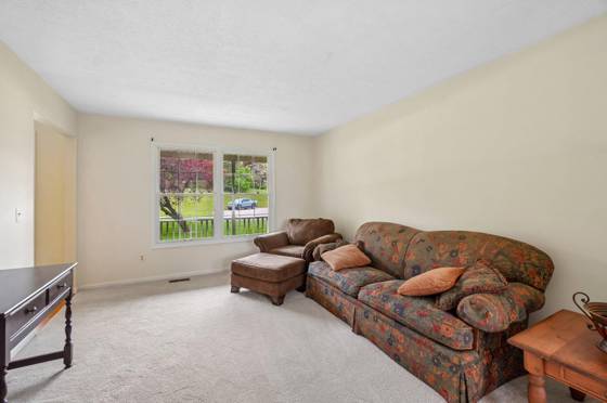 6338 Dalton Ridge, Brighton, MI 48116 photo 4