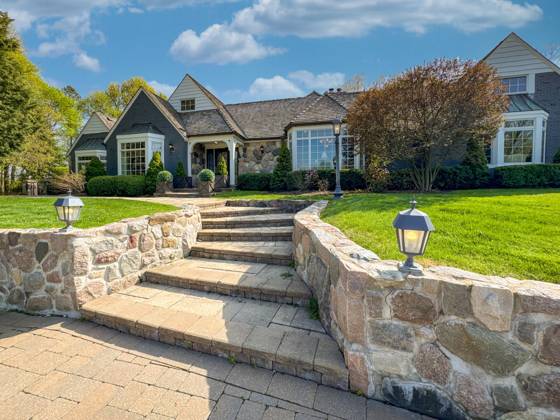 267 Woodberry Drive, Bloomfield Hills, MI 48304 photo 2