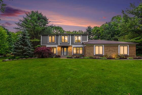 6588 White Pines Drive, Brighton, MI 48116 photo 2