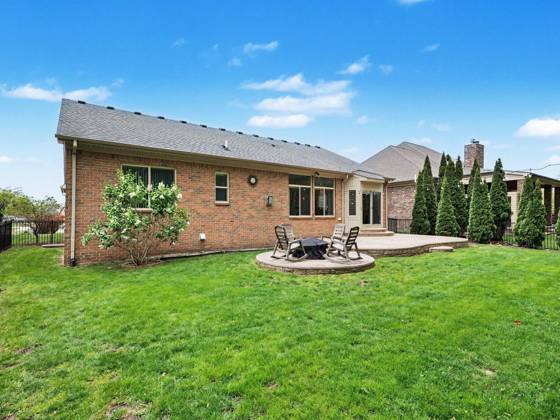 45654 Lookout Drive, Macomb, MI 48044 photo 3
