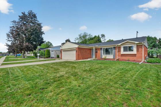 38560 Mason Street, Livonia, MI 48154 photo 2