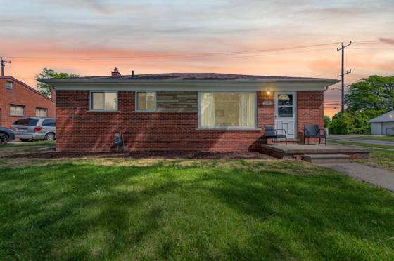 26912 W Davison, Redford, MI 48239 photo 2
