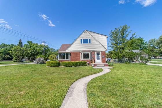 30007 Maison Street, Saint Clair Shores, MI 48082 photo 4