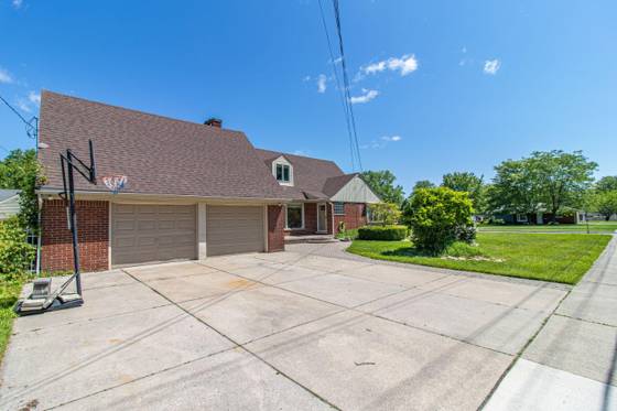 30007 Maison Street, Saint Clair Shores, MI 48082 photo 2