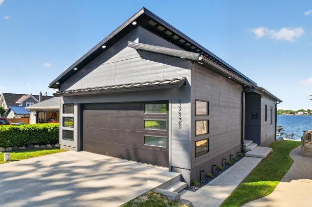 12135 Margaret Drive, Fenton, MI