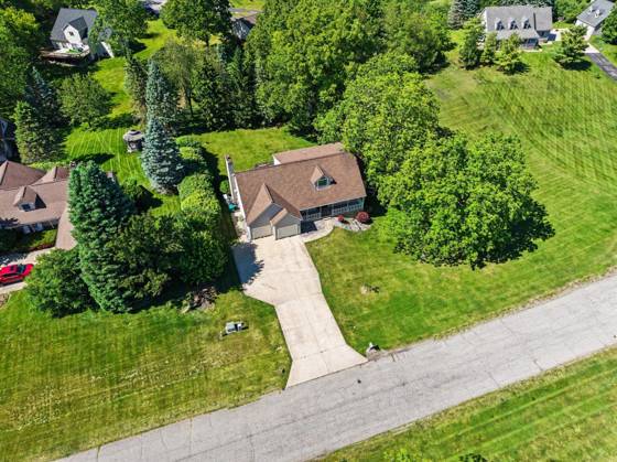 13574 Orchard Court, Chelsea, MI 48118 photo 2