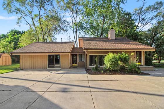 9425 Lamont Street, Livonia, MI 48150 photo 2
