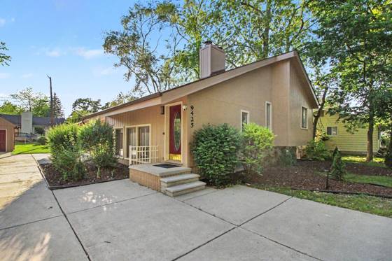 9425 Lamont Street, Livonia, MI 48150 photo 4