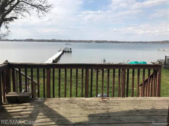 381 E Shore Drive, Whitmore Lake, MI 48189 photo 3