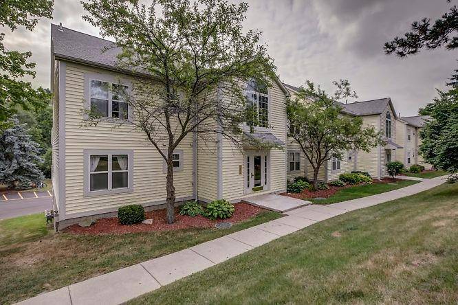 2221 S Huron Parkway #4, Ann Arbor, MI 48104