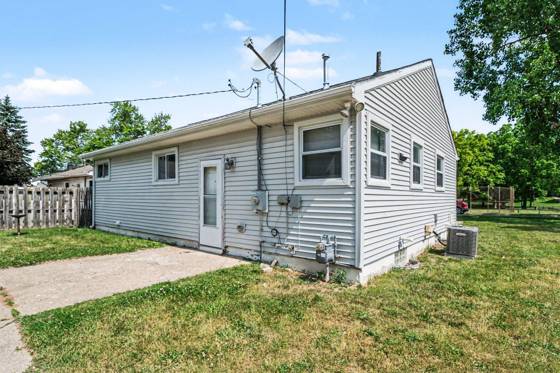 1196 Shirley Drive, Ypsilanti, MI 48198 photo 3