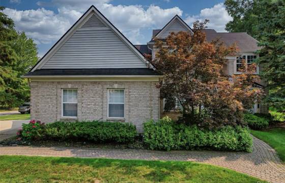 29301 Morningview Street #86, Farmington, MI 48334 photo 2