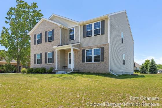 8376 N Oaks Court, Grand Blanc, MI 48439 photo 2