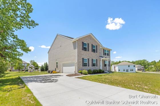 8376 N Oaks Court, Grand Blanc, MI 48439 photo 3