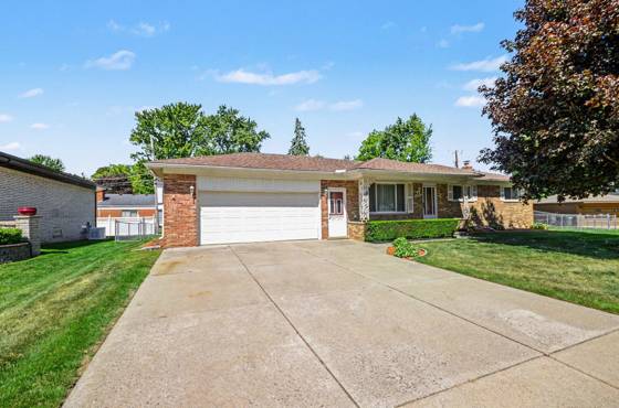 39511 Helena Avenue, Sterling Heights, MI 48313 photo 4