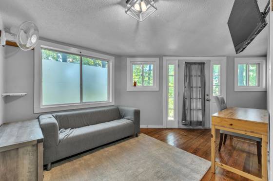 6330 Oakdale Drive, Brighton, MI 48116 photo 3