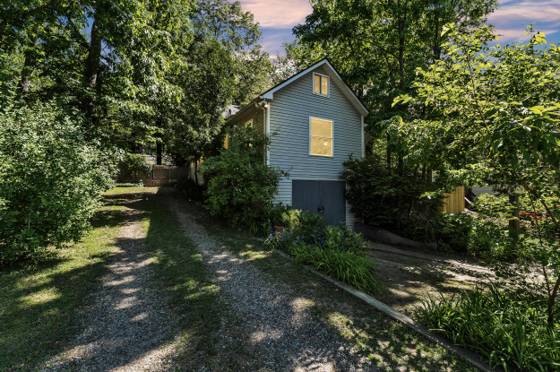 6330 Oakdale Drive, Brighton, MI 48116 photo 2