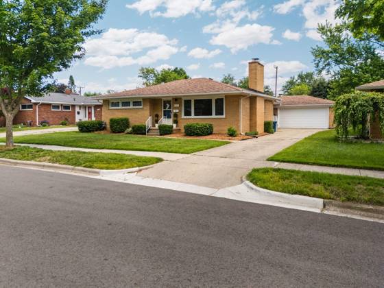 1559 Glastonbury Road, Ann Arbor, MI 48103 photo 2
