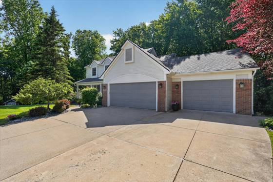 4022 Dun Rovin Court, Commerce Twp, MI 48382 photo 3