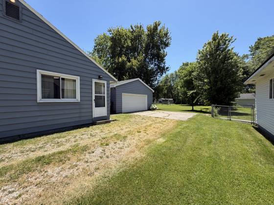 615 Riddle Street, Howell, MI 48843 photo 3
