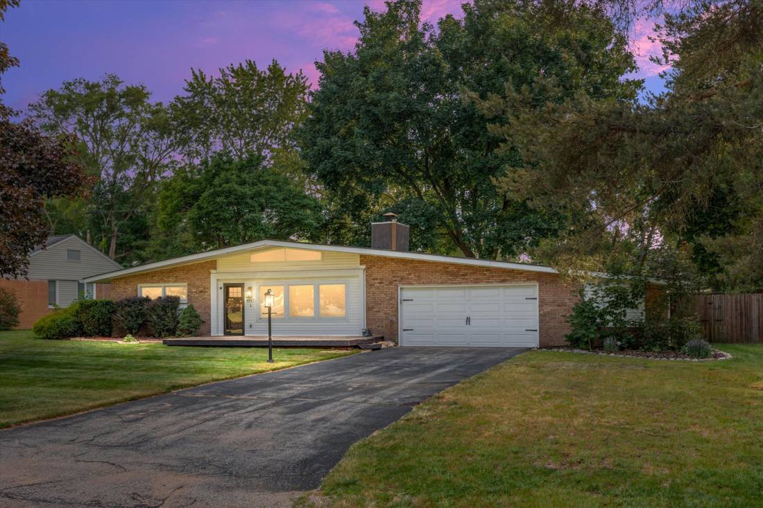 4047 Ledgestone Drive, Waterford, MI 48329