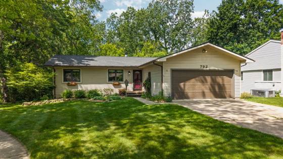 792 Knollwood Court, Saline, MI 48176 photo 2