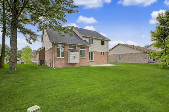 24224 Konarska Drive, Brownstown, MI 48134 photo 2