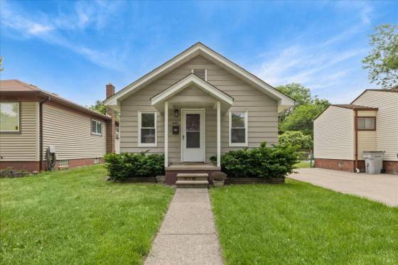 445 W Milton Avenue, Hazel Park, MI 48030 photo 2