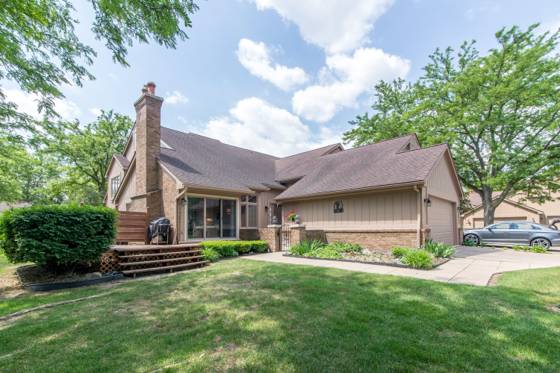 37648 N Laurel Park Drive #63, Livonia, MI 48152 photo 4