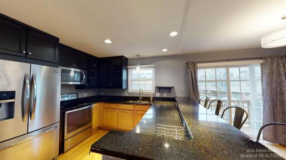 2970 Barclay Way, Ann Arbor, MI 48105 photo 3