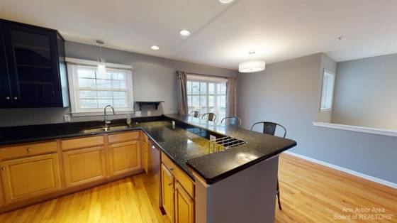 2970 Barclay Way, Ann Arbor, MI 48105 photo 4