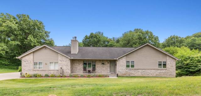 10862 Silver Lake Road, South Lyon, MI