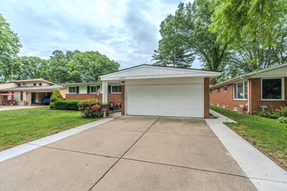 32973 Grennada Street, Livonia, MI 48154 photo 3