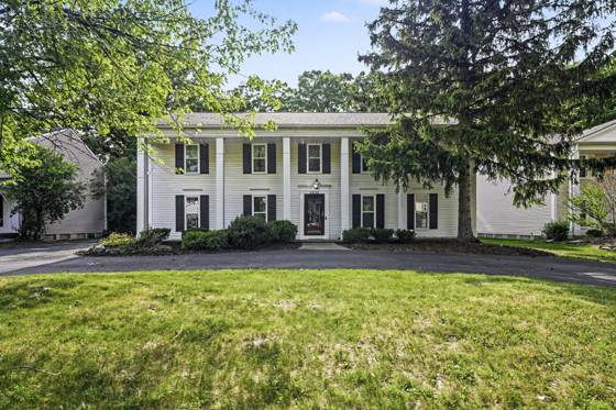 5535 S Piccadilly Circle, West Bloomfield, MI 48322 photo 2