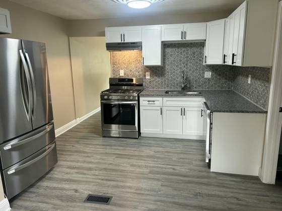 1042 Red Leaf Lane, Ypsilanti, MI 48198 photo 2