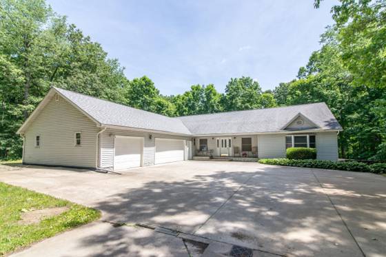 10090 King Hill Court, Dexter, MI 48130 photo 2