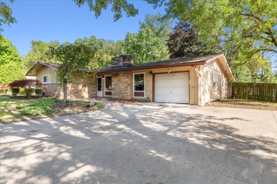 210 Beaver Street, Brighton, MI 48116 photo 3
