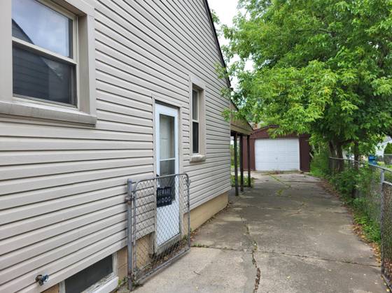22820 Teppert Avenue, Eastpointe, MI 48021 photo 2