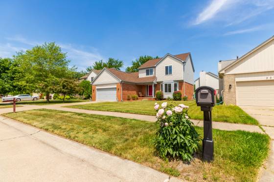 33738 Elmira Court, Livonia, MI 48150 photo 2