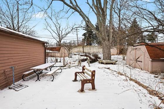 672 Linda Vista Drive, Pontiac, MI 48342 photo 4