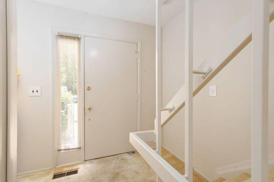 669 Oakbrook W, Rochester Hills, MI 48307 photo 3
