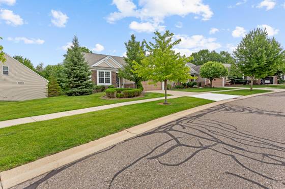 554 Glacier Lane, Howell, MI 48843 photo 5