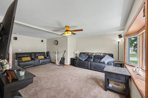 810 Indiana Avenue, Marysville, MI 48040 photo 3