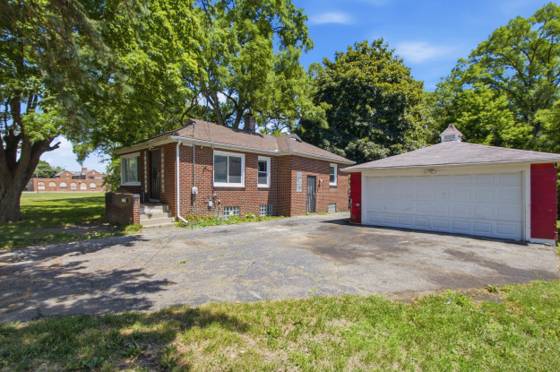 182 Summit Street, Pontiac, MI 48342 photo 2