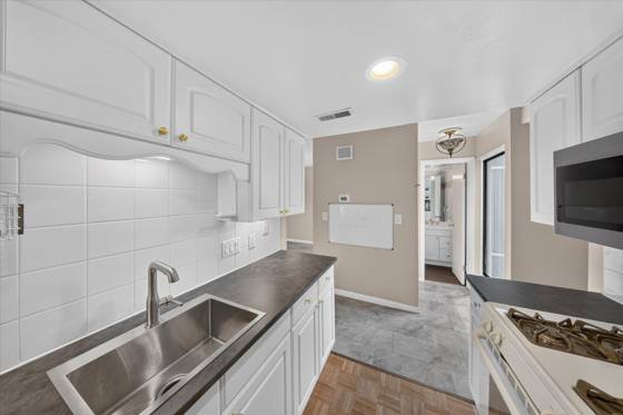 9579 Harbour Cove Court, Ypsilanti, MI 48197 photo 5