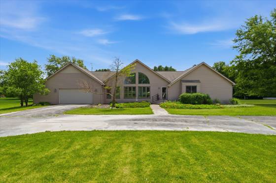 4521 Saline Waterworks Road, Saline, MI 48176 photo 2
