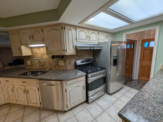 11235 Common Road, Warren, MI 48093 photo 5