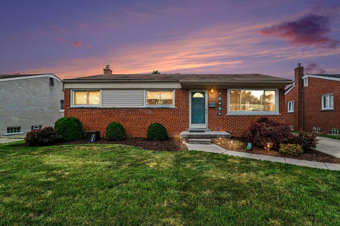 32413 Greenlawn Street, Saint Clair Shores, MI 48082