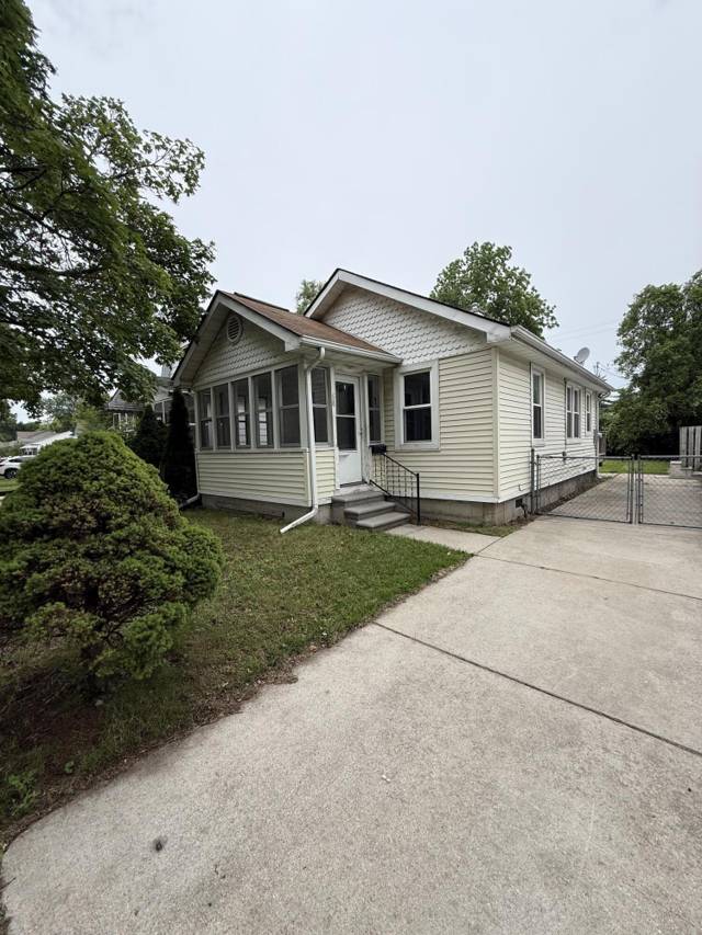 68 W Maxlow Avenue, Hazel Park, MI