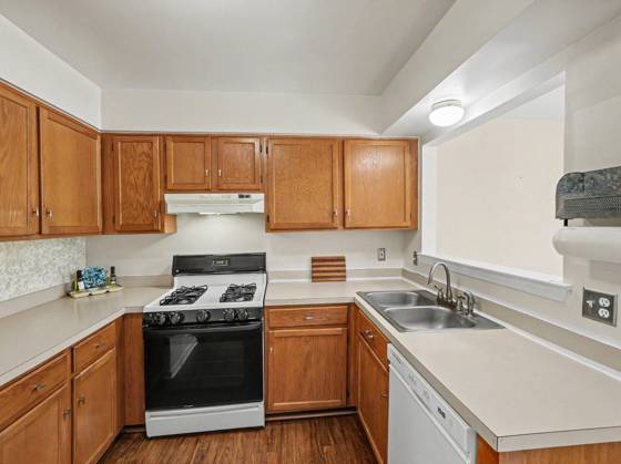 7360 S Kingston Court #23, Westland, MI 48185 photo 5